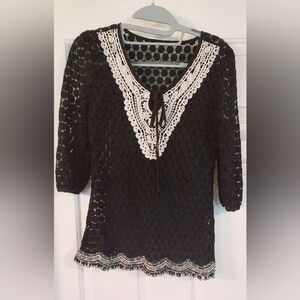 SOLITAIRE crocheted 3/4 Sleeve Top Size S.